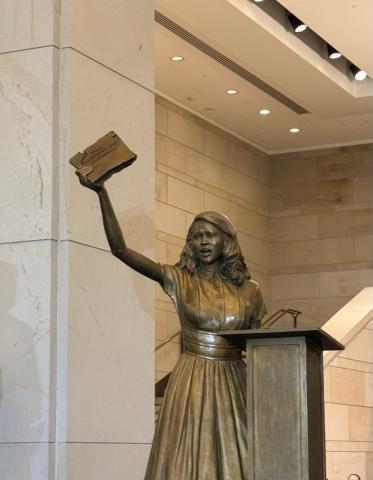 Photo of the Barbara Johns statue.